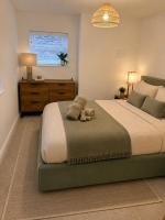 The Garden Flat - Stylish Retreat Near Racecourse - B&B York