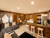 Zhantique Guest House 1- Unit 3 - B&B Boksburg