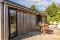 Nyland Lodge - Hot Tub - Fireplace - Free Parking & WiFi - B&B Cheddar