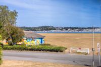 Calella Beach - 2-bedroom house with sea glimpses and sunny rear patio - Ferienwohnung Poole