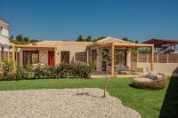 Salt Vibe Residences - a few steps from the beach, by TK Premium Stays - B&B Vasilikos