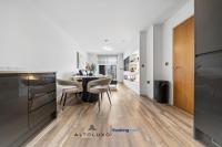 Bright Waterfront Cardiff Bay Apt for Small Group by AltoLuxo - Ferienwohnung Cardiff