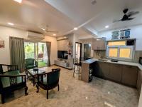 The Palm Retreat Luxe 1bhk Near Thivim Station - Ferienwohnung Advolpale