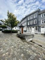 Special House - Gîte citadin pour 8 personnes - Bed and Breakfast Stavelot