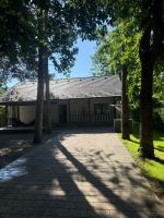 Fenyőzug Vendégház - Bed and Breakfast Pócsmegyer