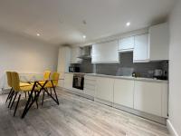 Serene 2-BDR Maisonette - B&B Wolverhampton