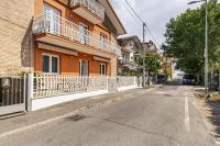 Villa Guerrazzi - 5 Bedrooms, 5 Bathrooms, Private Parking - P r a t u r e c c i Group - Ferienwohnung Riccione