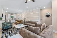 Home Away Near Uptown & Airport with Fenced Yard - B&B Charlotte