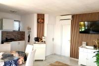 Apartments Happy Day - Chambres d'hôtes Karlobag