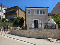 Apartman Ucho near the beach - Bed and Breakfast Baćina