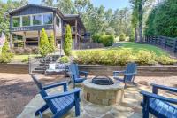 Boat Dock + Yard: Lake Lanier Gem in Gainesville - B&B Gainesville