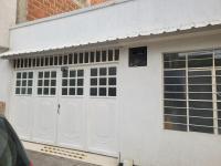 KMO HOUSE las Acacias - B&B Cali