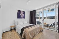 AzureBalcony NewlyRenovated 1stFloor LosCristianos - Chambres d'hôtes Los Cristianos