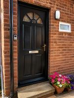 Spacious Town Centre Apartment - B&B Barnsley