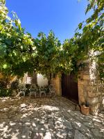 Mas de la Guilona - Masía histórica de 4 estrellas - B&B Chert/Xert