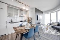 2BR APT with Parking&WFH - CN tower MTCC Scotia Arena - Ferienwohnung Toronto