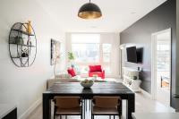 Art-Inspired Loft with Mountain View - Zuni Lofts - Ferienwohnung Denver