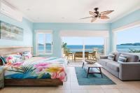 Beachfront Penthouse with Panoramic Ocean Views - B&B Playa Flamingo