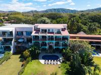 Beachfront Penthouse with Panoramic Ocean Views - B&B Playa Flamingo