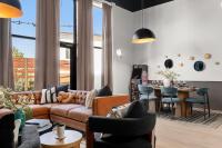 3 Bed w Private Patio Mtn Views & Walk to Dining - Chambres d'hôtes Chattanooga