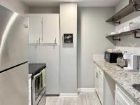 Downtown Condo! Private Balcony! PT10F - Bed and Breakfast Atlanta