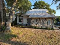 Neighborhood home - 10 min walk to the beach, Pets, Fenced yard - Chambres d'hôtes Oak Island