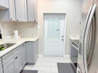 3BD 2BA townhome with TV in each room, Central AC, kingbed, patio - B&B Filadelfia