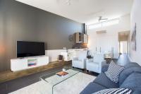 B&B Adelaide - Magnificent Apartment + FREE car park near CBD - Bed and Breakfast Adelaide