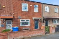 Spacious 3BR Home 15 Mins to Manchester - B&B Little Hulton