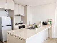 Modern 2BR 2BA Steps to Olympic Park Station - B&B Sydney