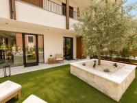 SalvatoreHomes - Casa Sabina - Ultra Luxury Retreat in the Heart of Bardolino with Private Jacuzzi & Infinity Pool Access - Chambres d'hôtes Bardolino