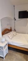 Kestrels Nest on private wine estate - B&B Monmouth