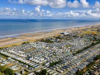 The Retreat Lilly Belle - Accessible Caravan at Lido Beach Prestatyn - Chambres d'hôtes Prestatyn