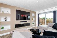 Fife Coast Stay with Parking & Garden in Rosyth - WiFi - B&B Rosyth