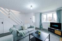 Quiet home: Games room, drive, Peaks & Mcr train - B&B Bredbury