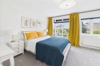3 bed modern townhouse with self check in, sleeps 6, 35mins direct train to London Waterloo, zone 6 - Ferienwohnung Aveley