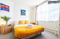 Group Stays, 4 Bedroom, Spacious Home in BS4, Van & Car Parking, Sleeps 7 - B&B Bristol