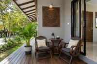 Island`s Pearl Home, 3 min from the Sea, with Private Patio Quiet & Peaceful, Hin Kong - Chambres d'hôtes Ban Hin Kong