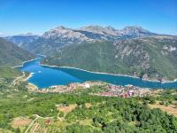 Bright Modern Holiday Home With Postcard Lake View - B&B Plužine