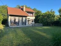 Family Vacation Guesthouse - Chambres d'hôtes Balatonkenese