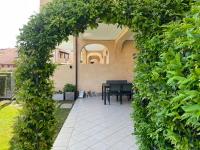 Ampio e pregevole bilocale con giardino privato a 200 mt dalla spiaggia - B&B Palau