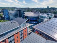 Spacious 2-Bed City-Centre Apartment near Motorpoint Arena with Free Parking - Chambres d'hôtes Nottingham