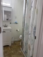 2 Minute Walk to Beach, Cape Cod Escape - Bed and Breakfast Dennis Port