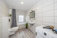 B5 ruhiges 4-Zimmer-Studio mit Balkon - B&B Halle sul Saale