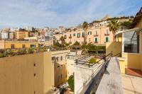 Bright Rooftop by Napoliapartments - B&B