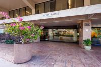 Steps to Waikiki Beach Aqua Palms Free Parking - B&B Honolulu