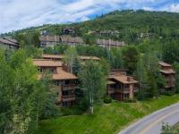 Mountainside Cozy Walk to Gondola Hot Tub Condo - B&B Steamboat Springs