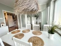 Premium three-room apartment with own parking and balcony - next to the subway in Lauttasaari! - Chambres d'hôtes Helsinki