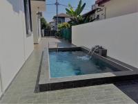 Homestay Anjung Seri Songket, Private Pool, BBQ & Spacious House - B&B Kampong Lanjut Manis
