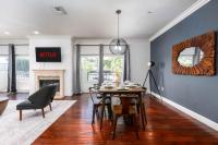 Stylish Home Prime Location with Fireplace & Patio - Chambres d'hôtes Los Angeles